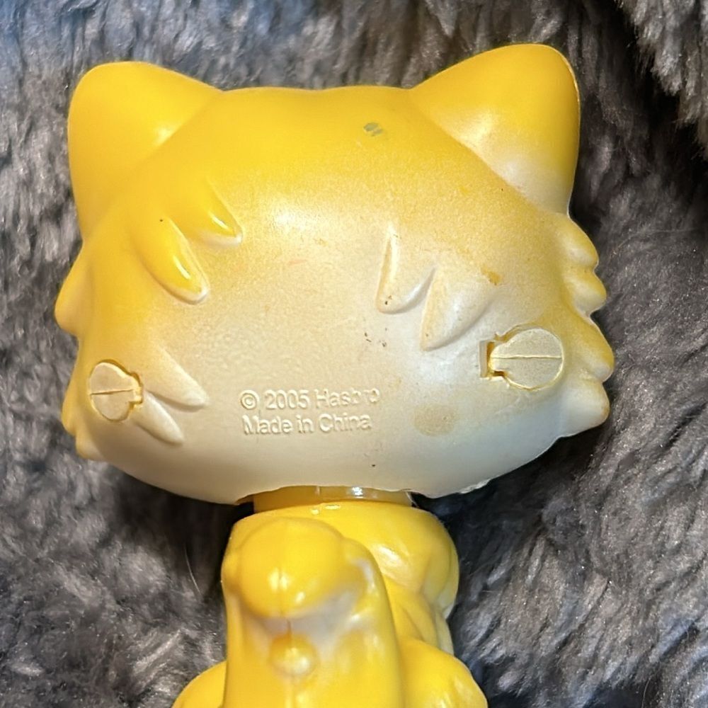 Littlest Pet Shop First Generation Yellow Cat Motion Tongue - Picture 6 of 8